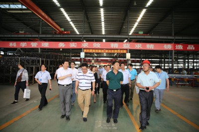 2015年6月18日，与会人员参观华建铝业